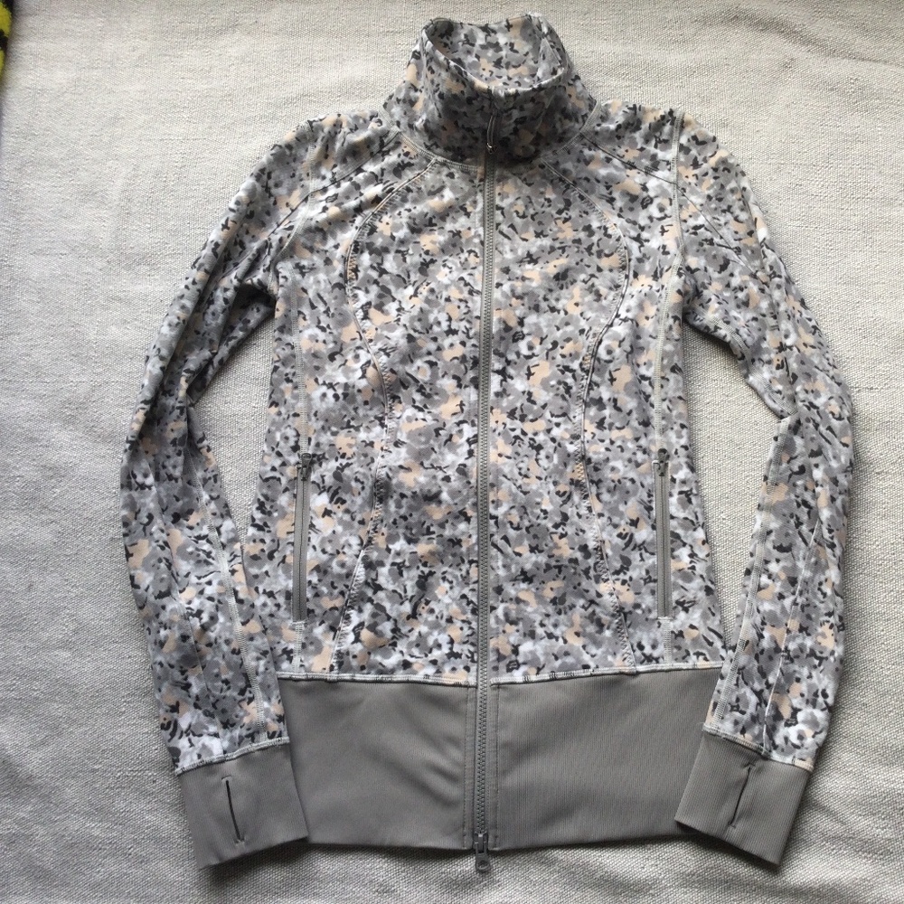 Lululemon gray/white/peach In stride jacket size 6